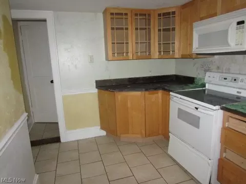 100 E Summit St, Chagrin Falls, OH 44022 photo 12