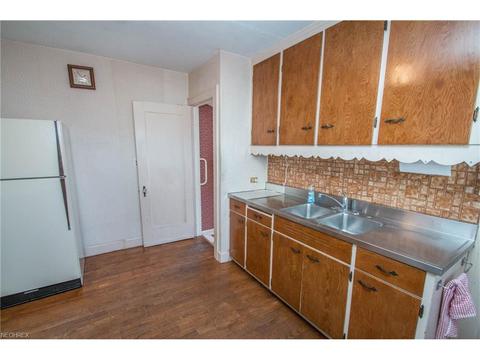 6418 Monmouth Dr, Parma, OH 44129 photo 16