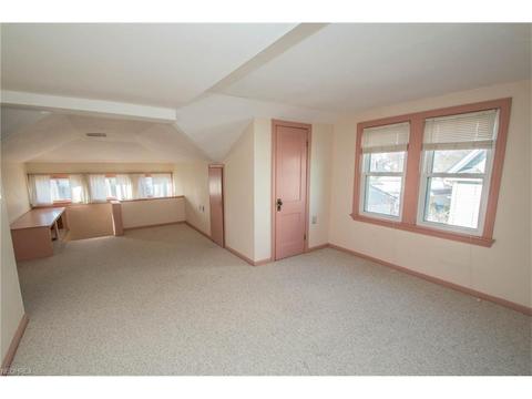 6418 Monmouth Dr, Parma, OH 44129 photo 18