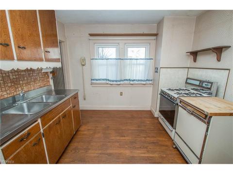 6418 Monmouth Dr, Parma, OH 44129 photo 15