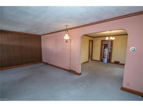 6418 Monmouth Dr, Parma, OH 44129 photo 5