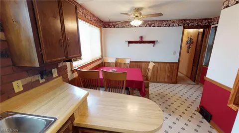 445 Geneva Ave, Struthers, OH 44471 photo 7