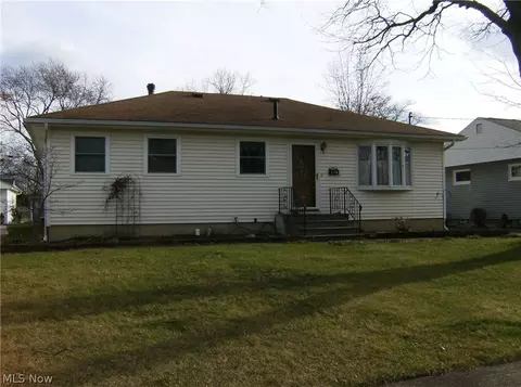 119 Preston St, Elyria, OH 44035 photo 2