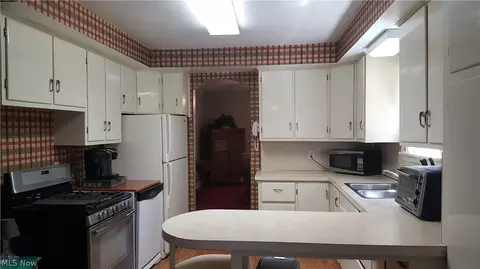 3027 Columbus Ave, Ashtabula, OH 44004 photo 4