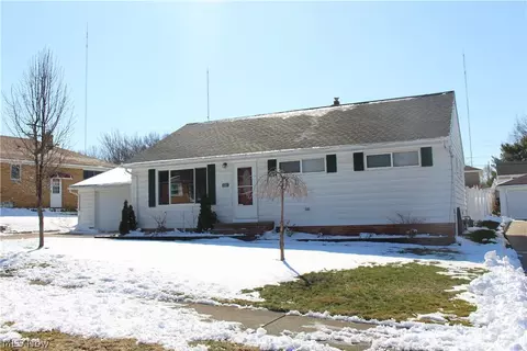 2803 Priscilla Ave, Parma, OH 44134 photo 2