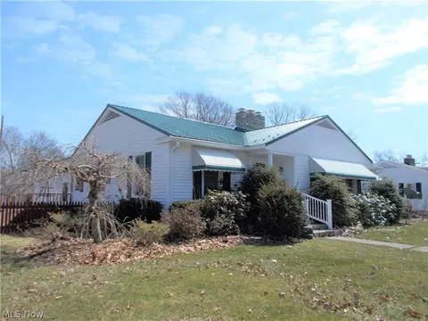 1222 Lakeview Dr, Ashtabula, OH 44004 photo 1