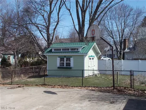 1222 Lakeview Dr, Ashtabula, OH 44004 photo 5
