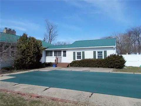 1222 Lakeview Dr, Ashtabula, OH 44004 photo 4