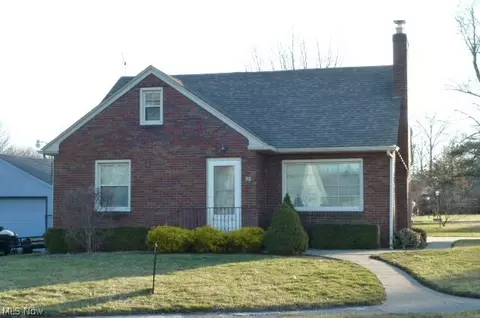 318 Center St, Struthers, OH 44471 photo 1