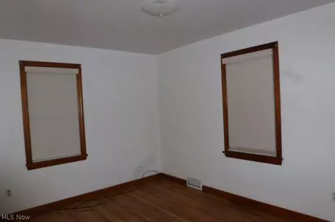 318 Center St, Struthers, OH 44471 photo 11