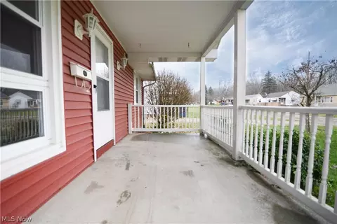 102 Grimm Heights Ave, Struthers, OH 44471 photo 3