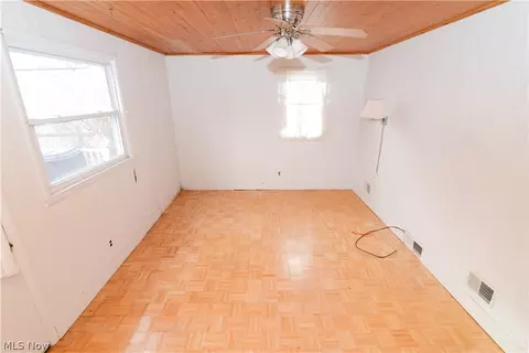 102 Grimm Heights Ave, Struthers, OH 44471 photo 12
