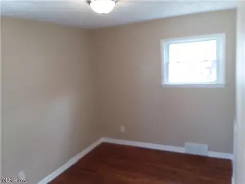 31004 Royalview Dr, Willowick, OH 44095 photo 17
