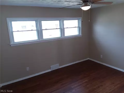 31004 Royalview Dr, Willowick, OH 44095 photo 16