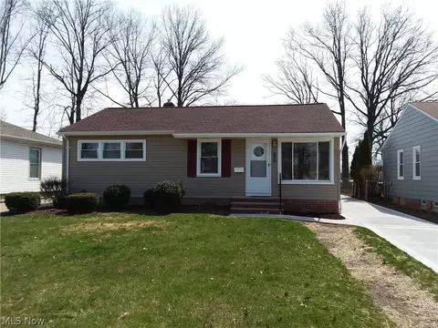 31004 Royalview Dr, Willowick, OH 44095 photo 1