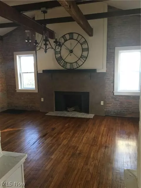 136 E Bridge St, Berea, OH 44017 photo 4