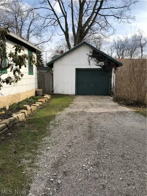 136 E Bridge St, Berea, OH 44017 photo 31