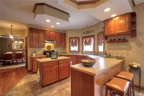 5892 Dailey Rd, New Franklin, OH 44319 photo 9