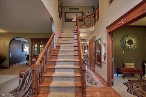 5892 Dailey Rd, New Franklin, OH 44319 photo 4