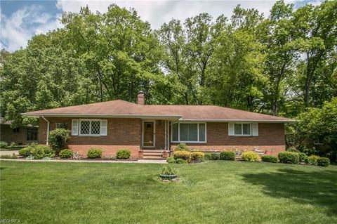 8325 Dalepoint Rd, Independence, OH 44131 photo 1