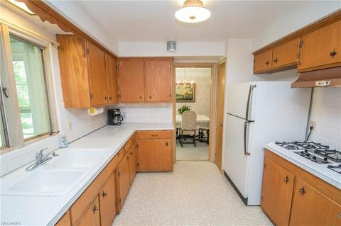 8325 Dalepoint Rd, Independence, OH 44131 photo 10