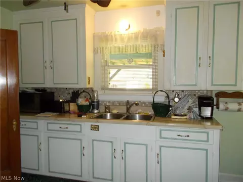 808 Bunker Hill Rd, Ashtabula, OH 44004 photo 3