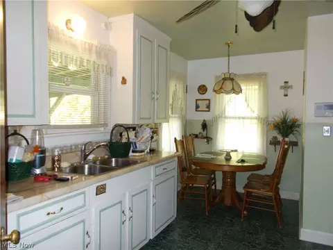 808 Bunker Hill Rd, Ashtabula, OH 44004 photo 2