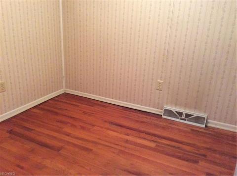 9584 Howland Springs Rd SE, Warren, OH 44484 photo 4