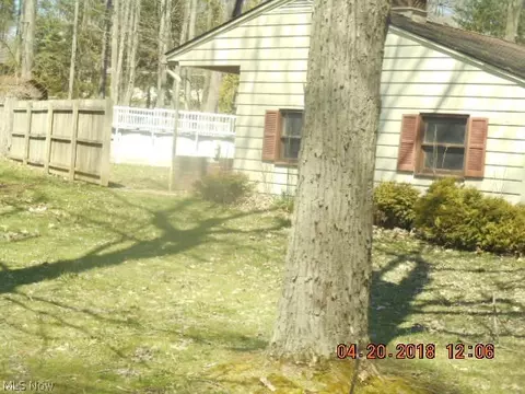 664 Talltrees Dr, Ashtabula, OH 44004 photo 3