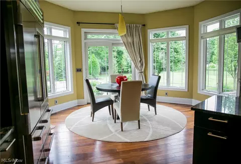 2404 Pine Valley Dr, Willoughby Hills, OH 44094 photo 8