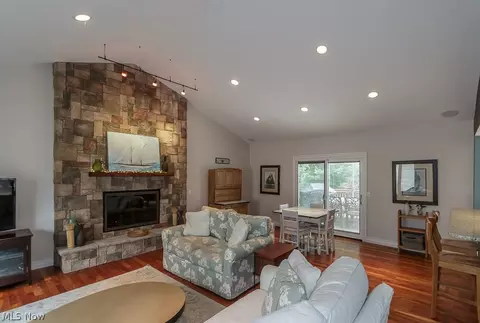 7255 Sandtree Ln, Mentor, OH 44060 photo 12