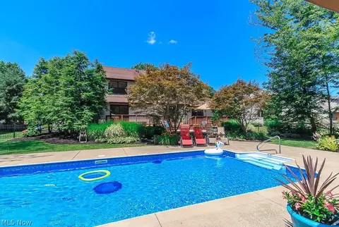 7255 Sandtree Ln, Mentor, OH 44060 photo 6