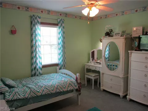 327 Bayberry Dr, Elyria, OH 44035 photo 17
