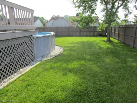327 Bayberry Dr, Elyria, OH 44035 photo 24