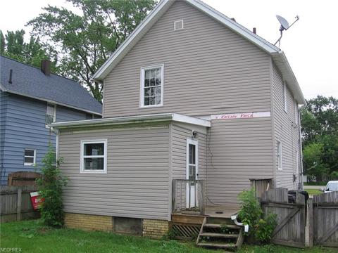 106 Euclid St, Elyria, OH 44035 photo 4