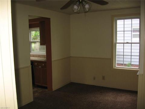 106 Euclid St, Elyria, OH 44035 photo 9