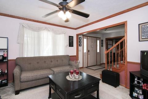 118 Vanderbilt Ct, Elyria, OH 44035 photo 9