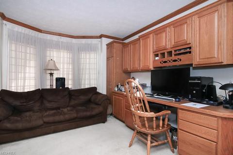 118 Vanderbilt Ct, Elyria, OH 44035 photo 6