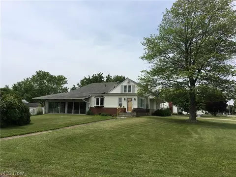 9626 E Center St, Windham, OH 44288 photo 4