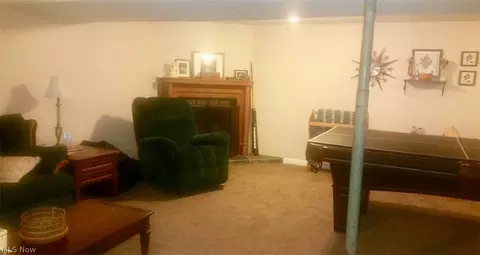 208 E 10th St, Williamstown, WV 26187 photo 7