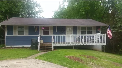 208 E 10th St, Williamstown, WV 26187 photo 1