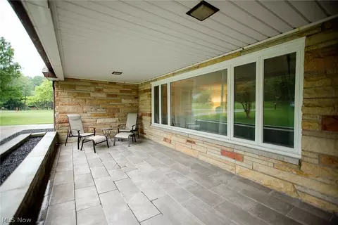 165 Skyview Dr, Seven Hills, OH 44131 photo 3