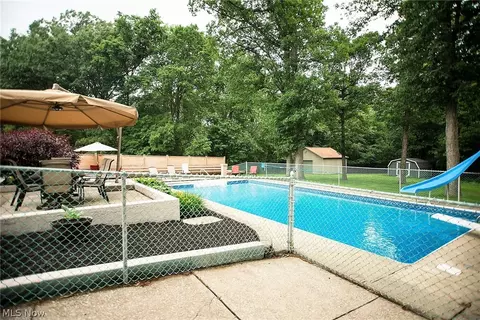 165 Skyview Dr, Seven Hills, OH 44131 photo 7