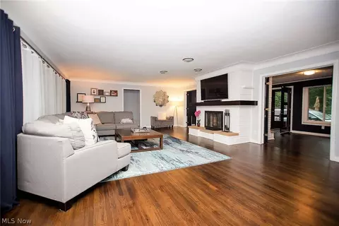 165 Skyview Dr, Seven Hills, OH 44131 photo 9