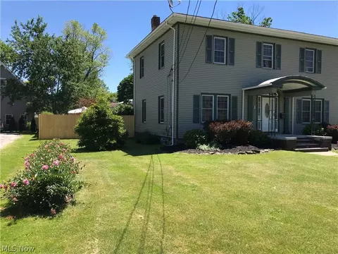 153 S Eagle St, Geneva, OH 44041 photo 2