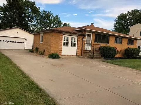 6321 Smith Rd, Brook Park, OH 44142 photo 1