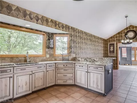 2826 Forestview St NE, Canton, OH 44721 photo 18