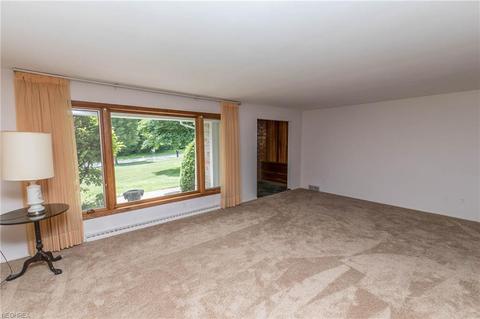 8253 Montello Rd, Independence, OH 44131 photo 2