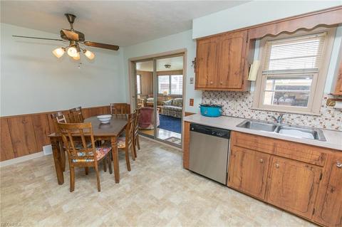 6311 Charles Ave, Parma, OH 44129 photo 6