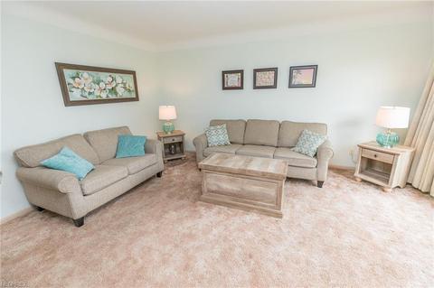6311 Charles Ave, Parma, OH 44129 photo 2
